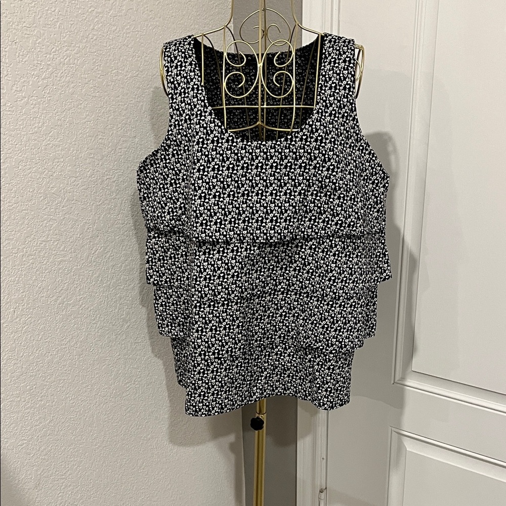 Tommy Hilfiger Black and White Floral Patterned Blouse